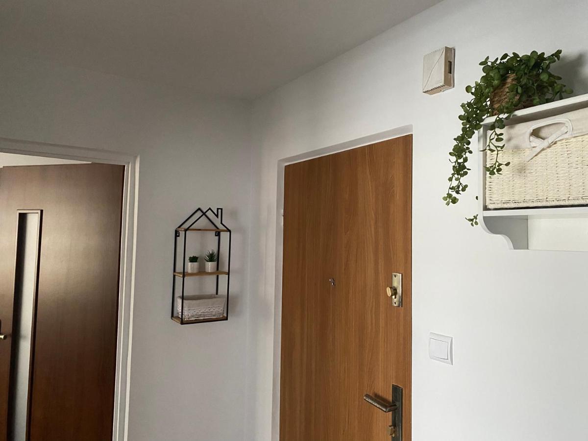 Wilcza Ostoja Bieszczady Apartment Ustrzyki Dolne Exterior foto